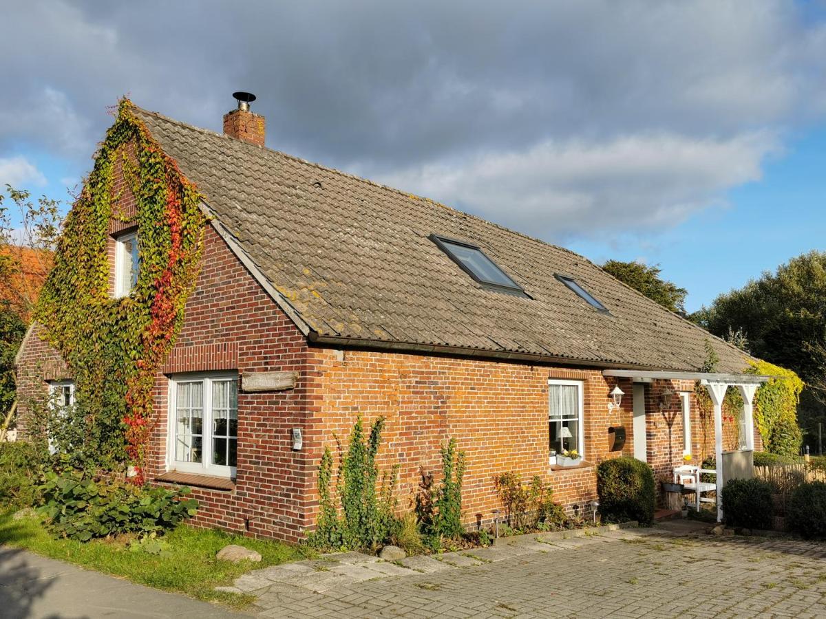 Smittshoern 3 - Nordsee Erdgeschosswohnung Mit Eingezaeunten Garten, Kamin Und Lounge! Altfunnixsiel Buitenkant foto